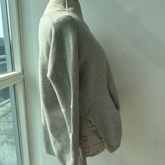 Babaton Light Gray Knit Top - Picture 3 of 5